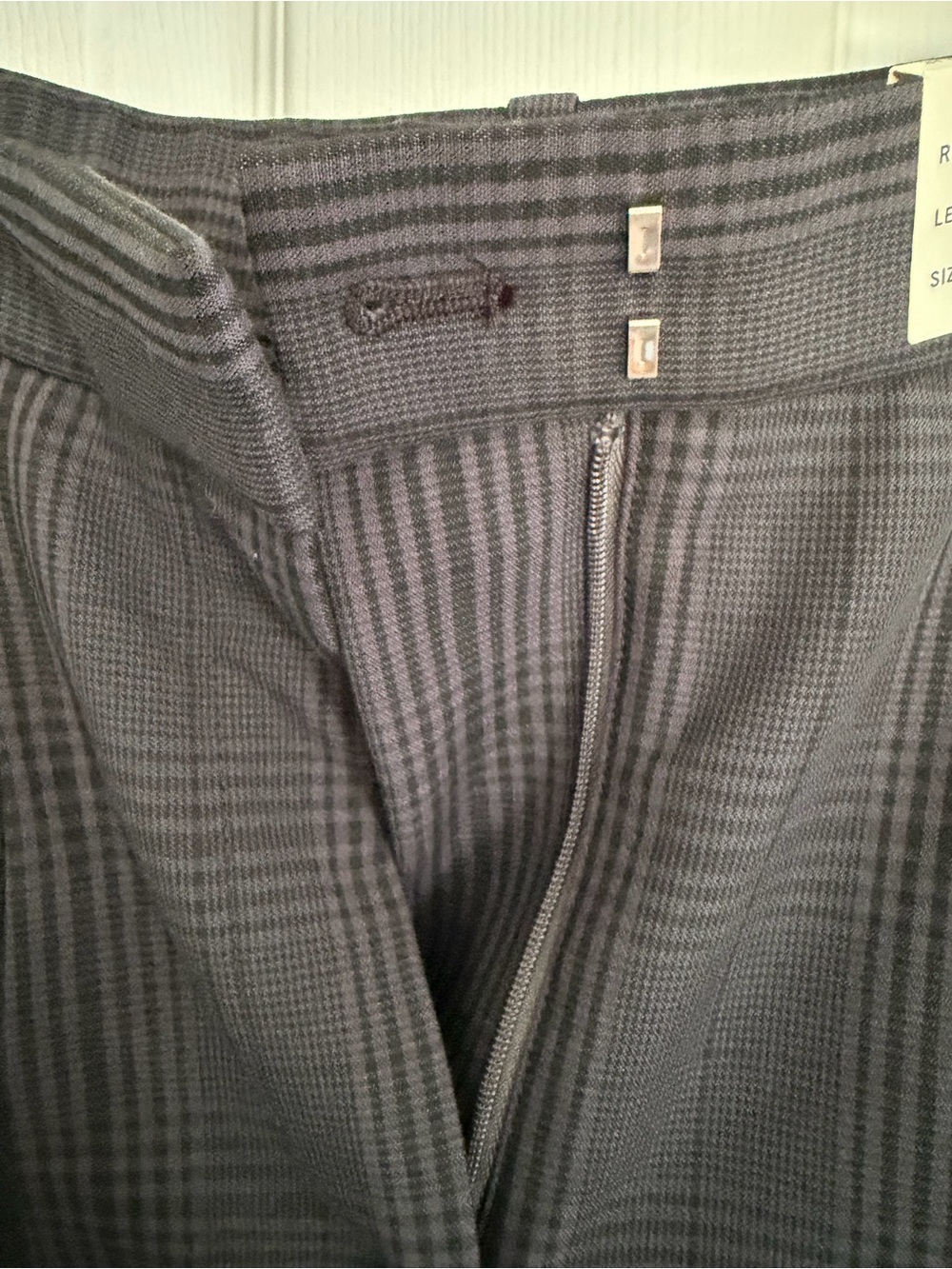 Abercrombie & Fitch Women's Black Plaid Tailored Sloane Pants - New with tags - Picture 5 of 5